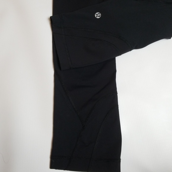 Lululemon capri leggings size 4 - Picture 8 of 8